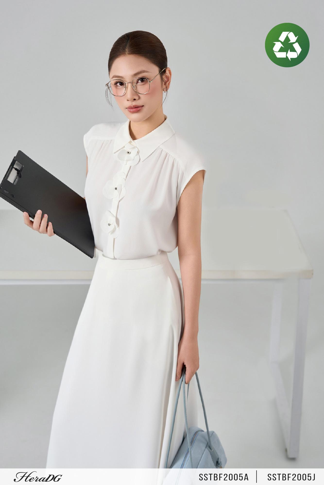 Áo kiểu nẹp đính hoa